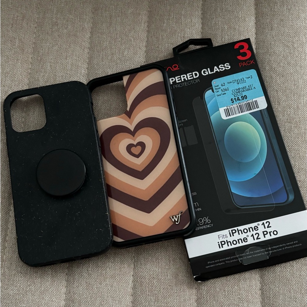2 x IPhone 12 case + 1 Tempered glass protector